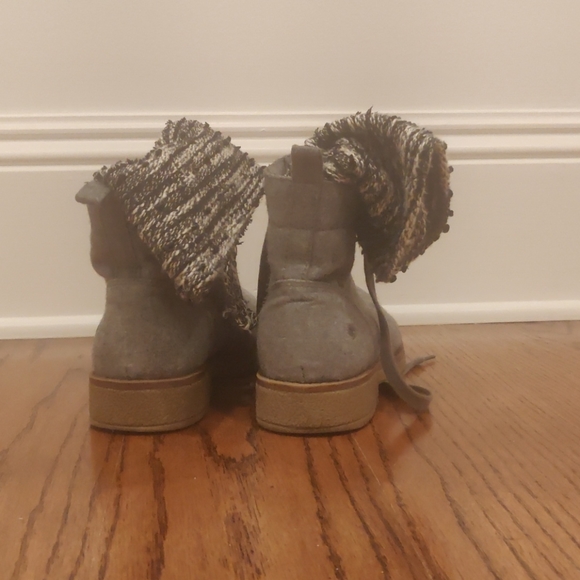 Booties - Picture 3 of 4